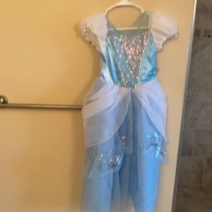 Girls Cinderella costume size 9/10 new with tags from Disney store